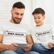Afbeelding in Gallery-weergave laden, T-shirt - Ge zei van Eirp-Meijer as... - by Robert Abigail