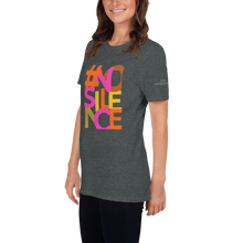 Afbeelding in Gallery-weergave laden, Vanessa Chinitor - Unisex T-shirt met korte mouw