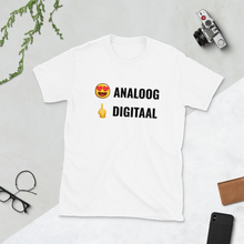 Afbeelding in Gallery-weergave laden, Weg met digitale teller - Unisex T-shirt met korte mouw